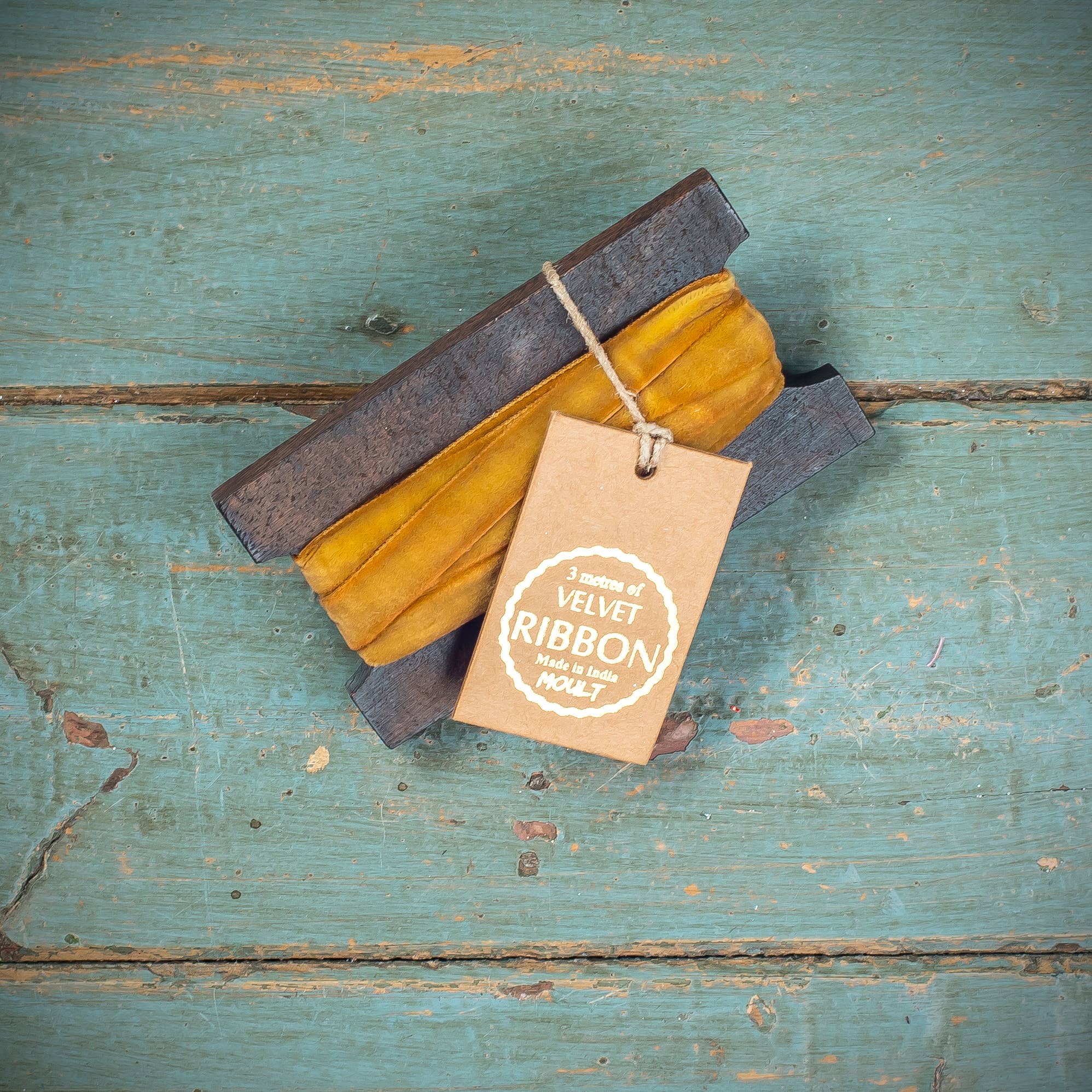 Mustard Velvet Ribbon: 3 metres / 10 mm