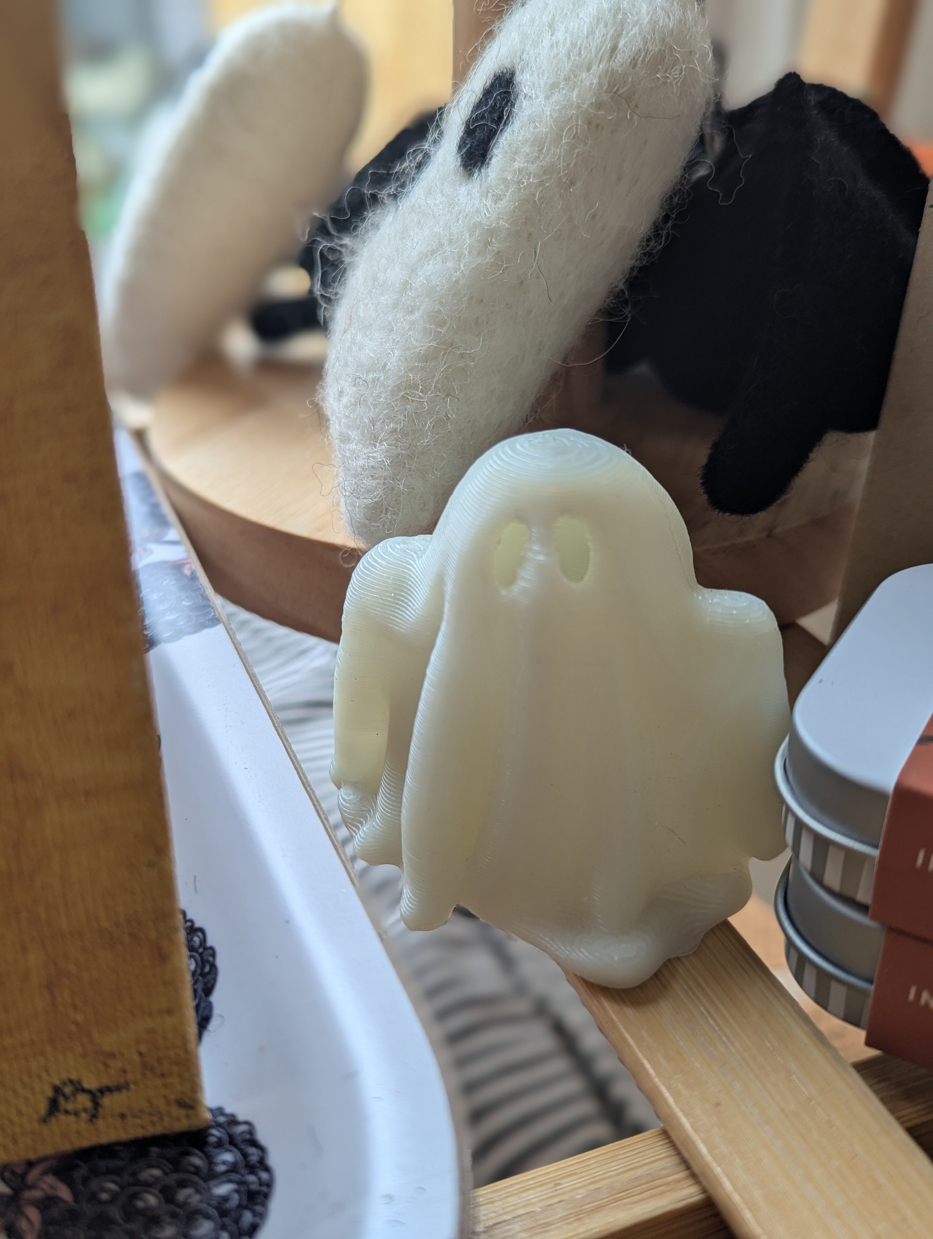Resin Glow-in-the-dark Halloween Ghost Decoration