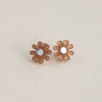Daisy Stud Earrings: White & Gold