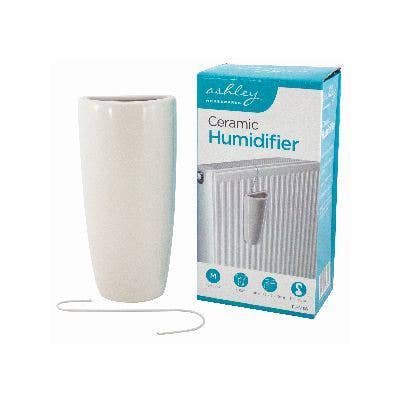 Ceramic humidifier with its packaging on a white background