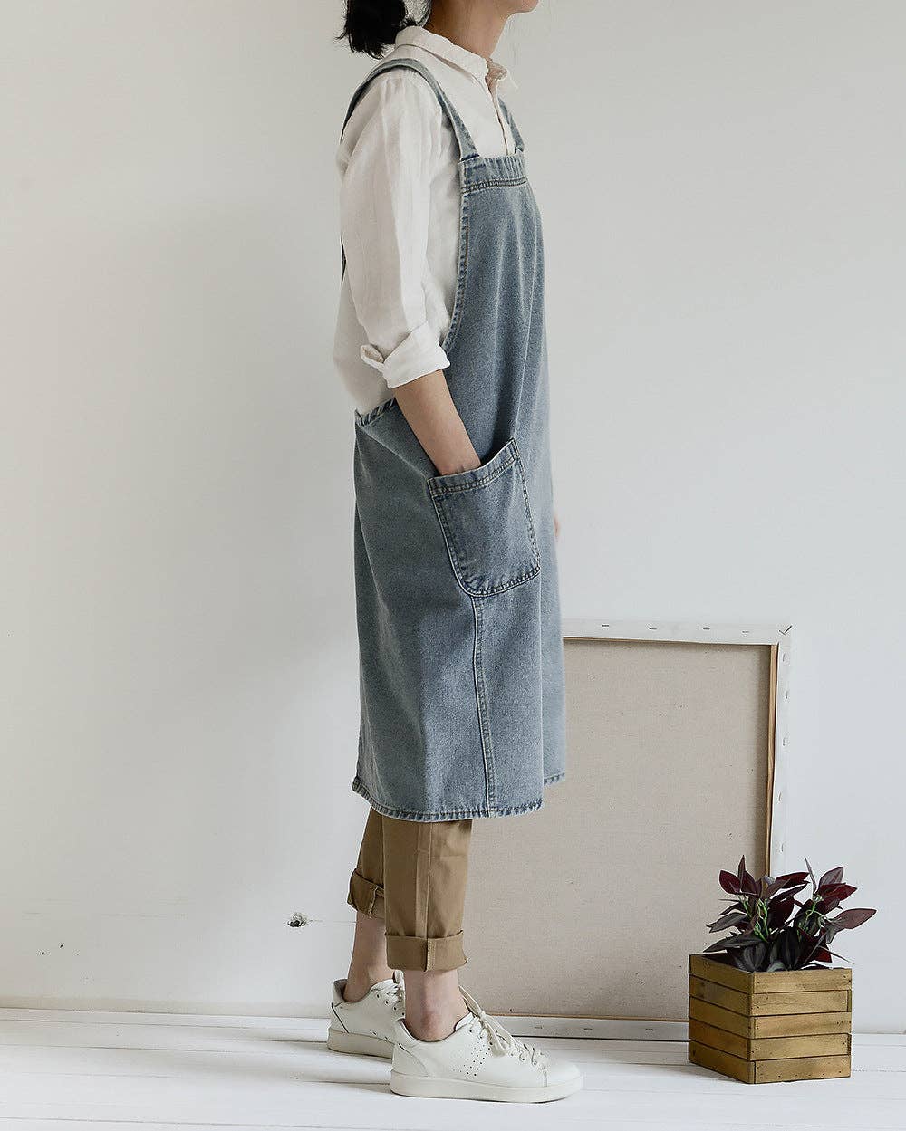 Gohobi Japanese Style Washed Denim Cotton Apron: Dark Blue