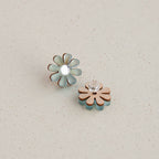 Daisy Stud Earrings: White & Gold