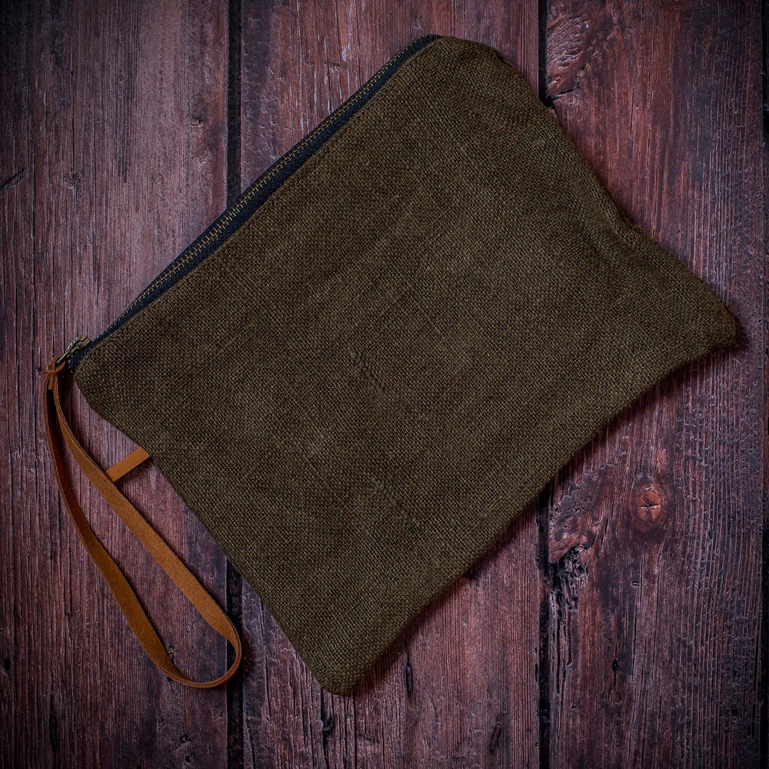 Original Jute Pouches in  brown on wood background